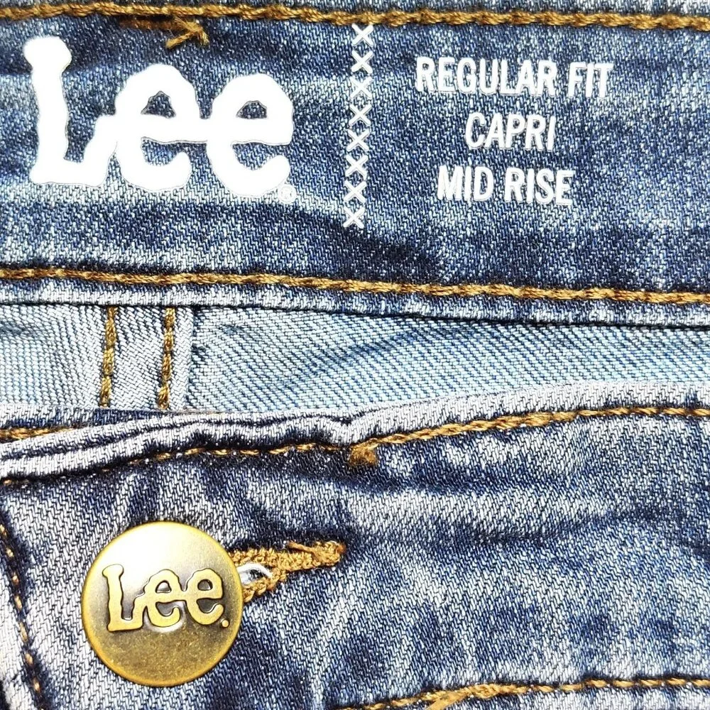 Lee Women’s Capri Jeans Size 22M Mid Rise Regular Fit Stretch Denim - Picture 7 of 12